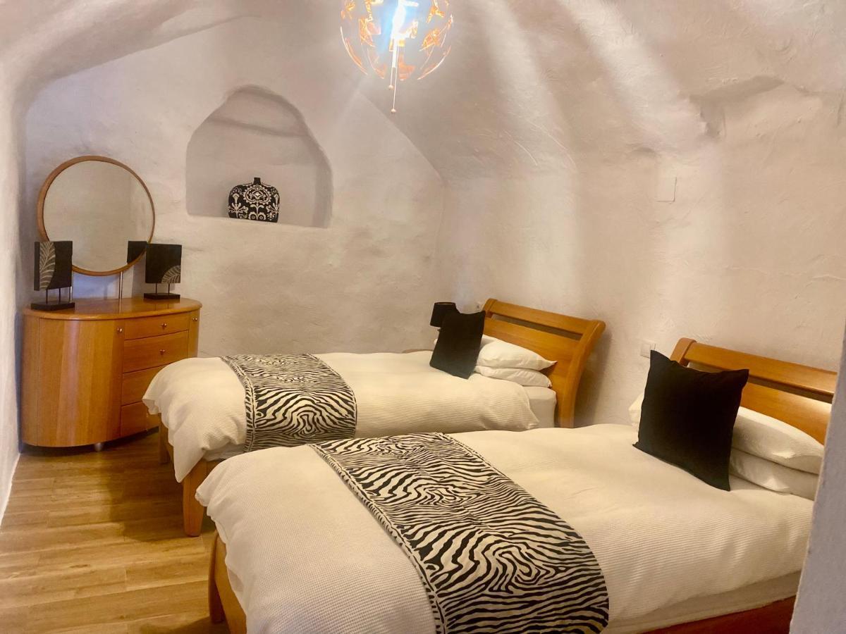 Cuevas Helena Holiday home Benamaurel